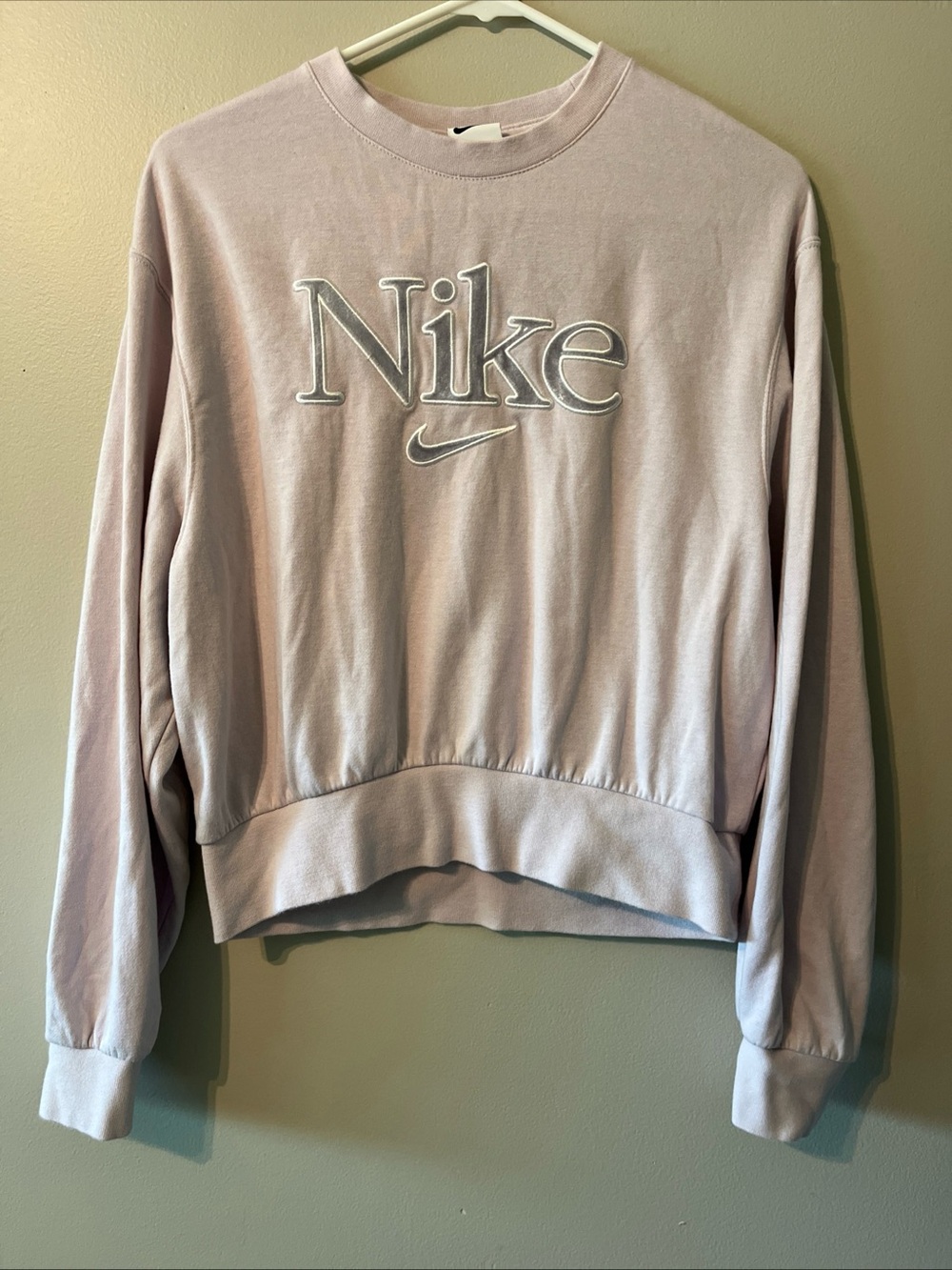 Women’s Nike Cropped Sweatshirt Light Purple Medium Crew Neck Cotton Blend